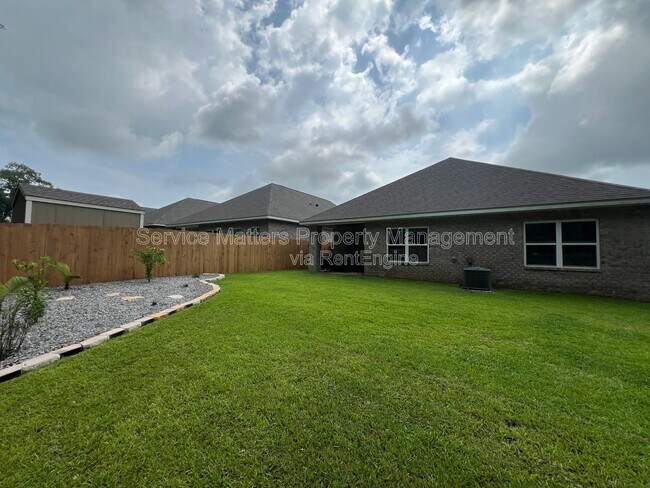 Building Photo - 5881 Cactus Dr