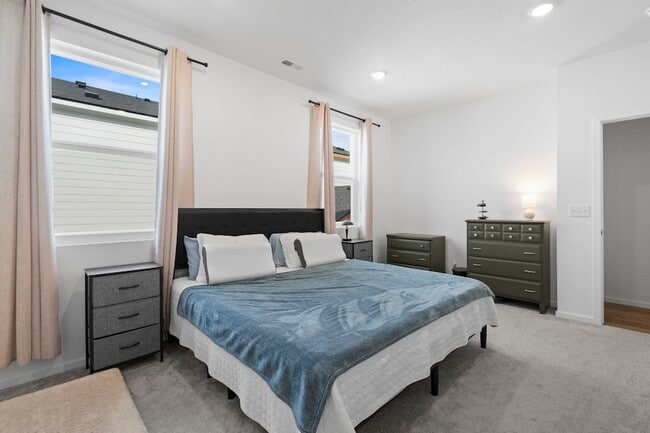 Building Photo - 10813 N Beaverhead Rd