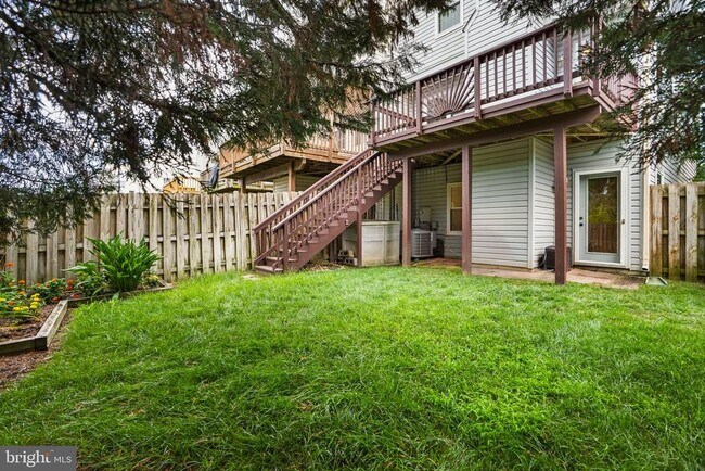 Building Photo - 423 McDaniel Dr