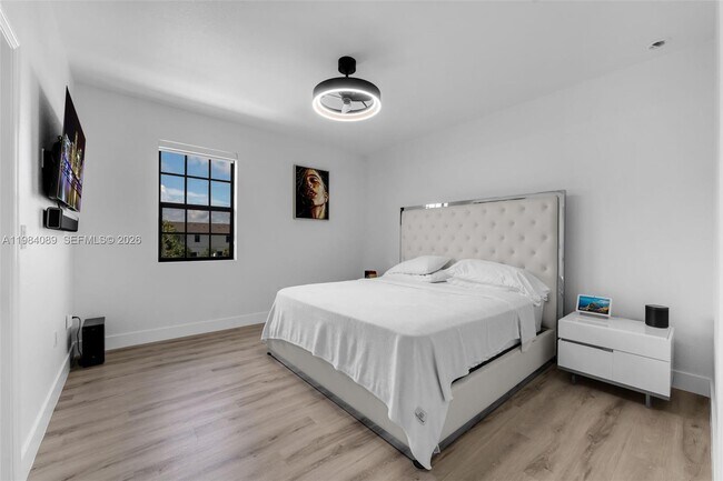 Building Photo - 617 SW 11th St