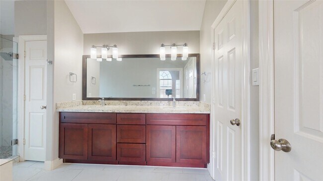 Building Photo - 328 Malone St