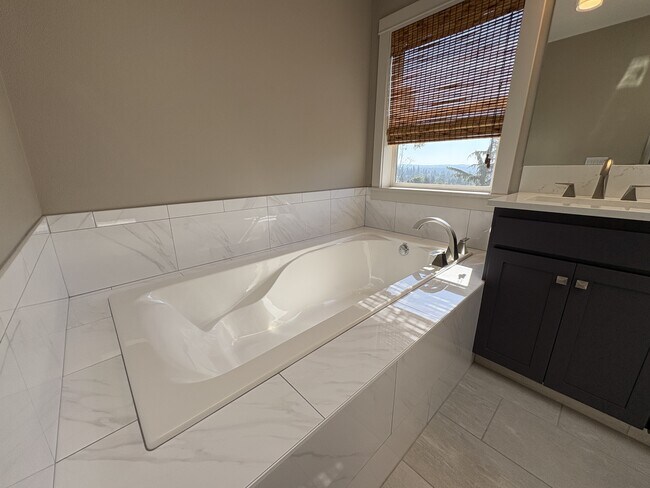 Building Photo - 10630 SW Kable St