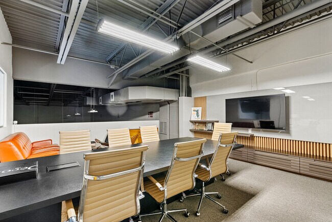 Building Photo - 7330-10