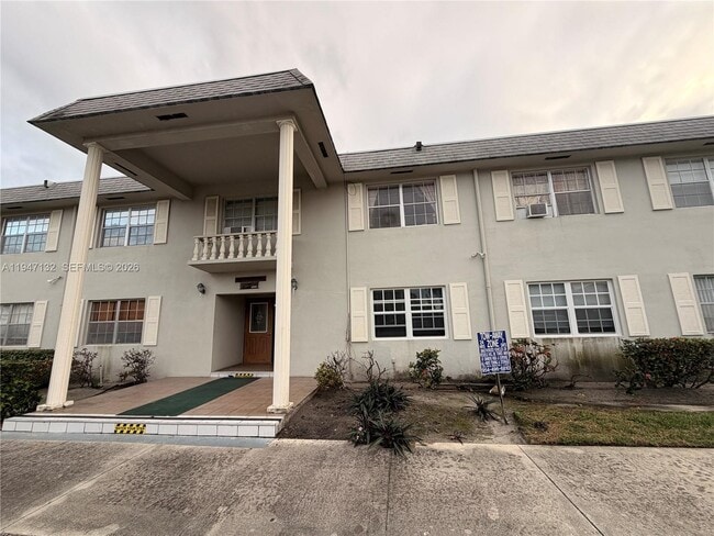 Building Photo - 1520 McKinley St