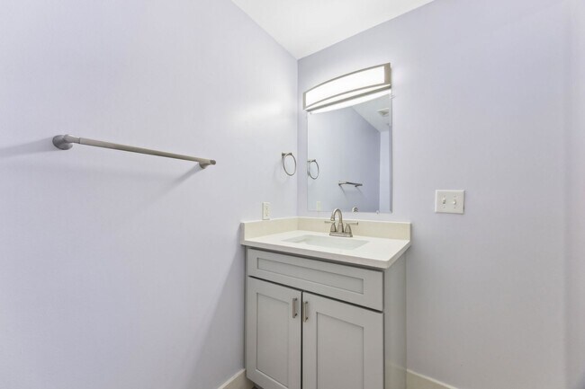 Building Photo - Adorable Newly Renovated 3/2 on Amelia Isl...
