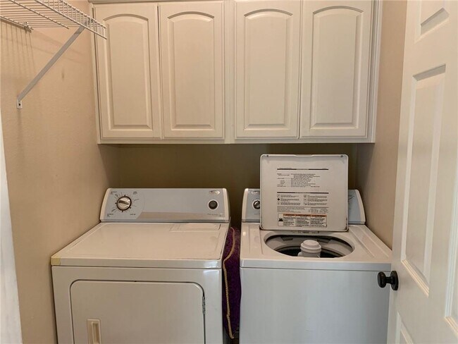 Building Photo - 6453 Tall Oaks Loop S