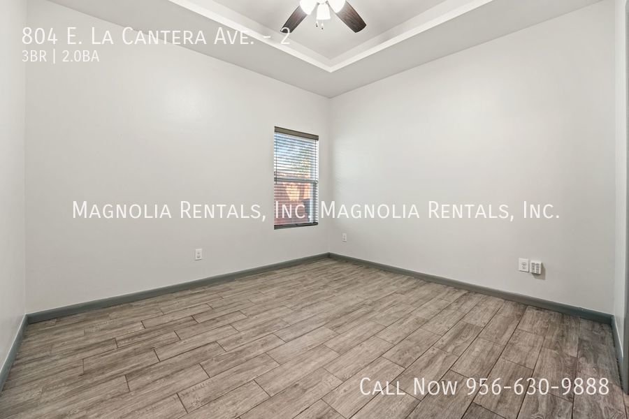 Building Photo - 804 E la Cantera Ave