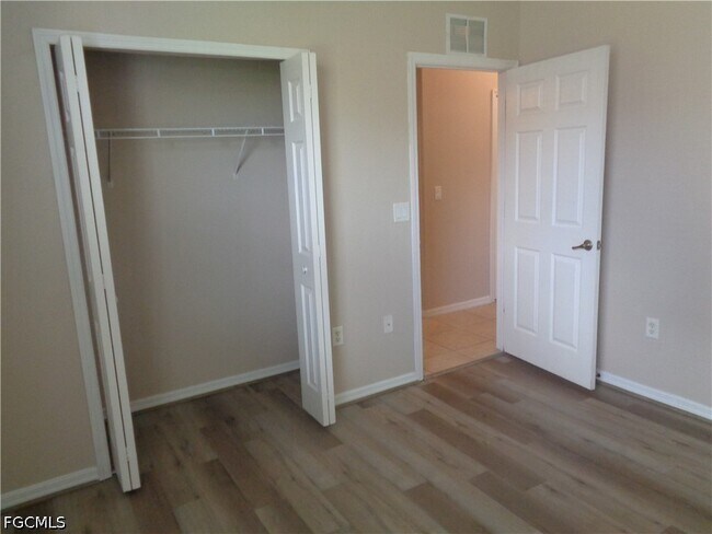 Building Photo - 2463 Nature Pointe Loop