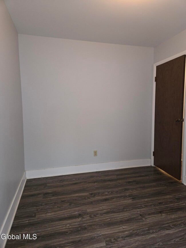 Building Photo - 93 Ridgewood Terrace