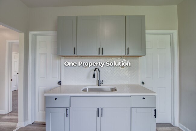 Building Photo - 411 Pierce St