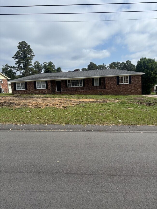 Building Photo - 116 Crestview Dr
