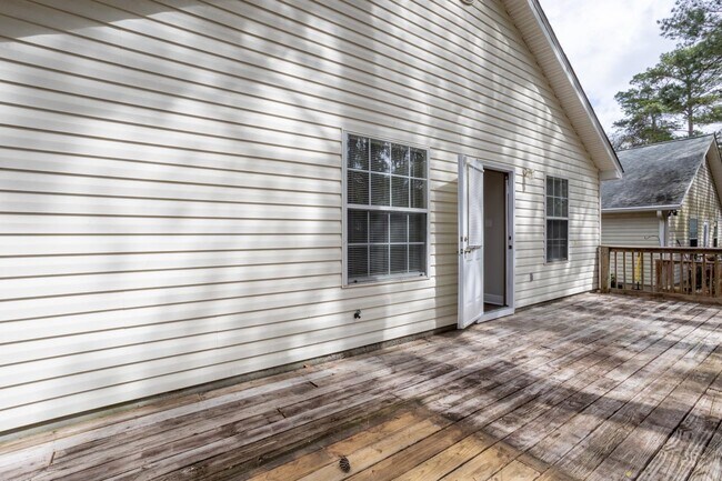 Building Photo - 3569 Chatelaine Dr