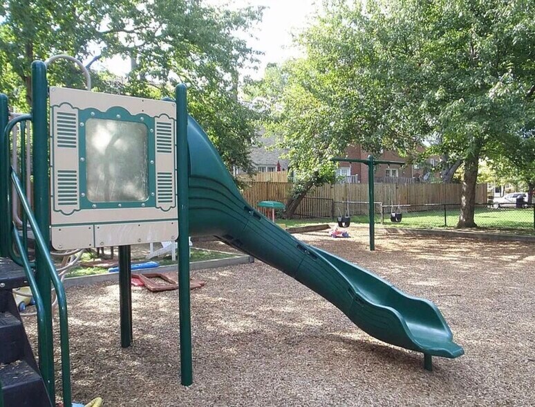 Building Photo - 1331 Chetworth Ct