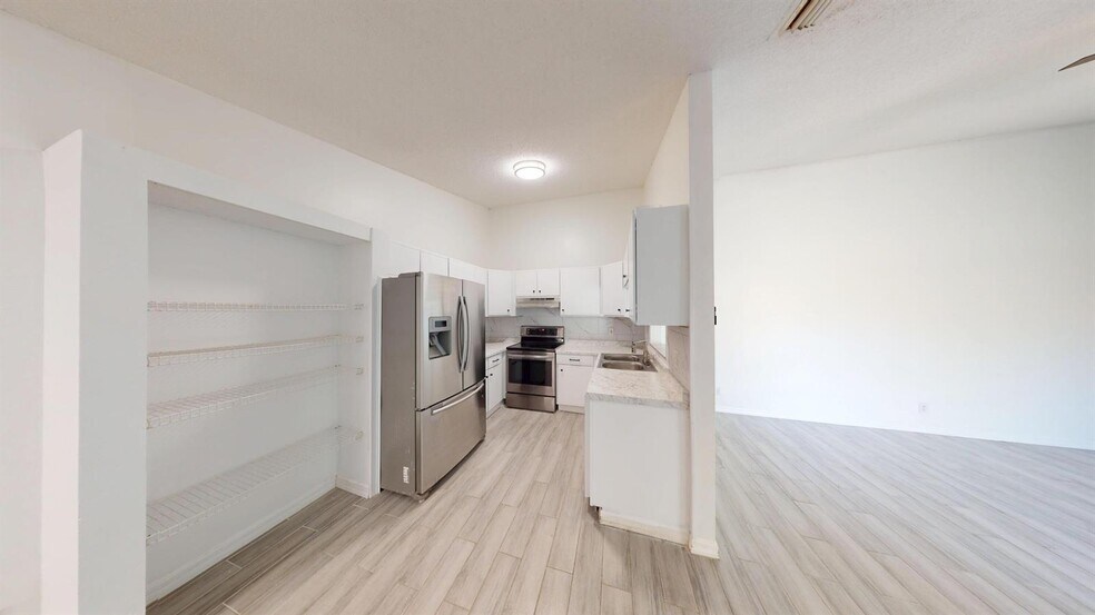 Building Photo - 13789 Bottlebrush Ct