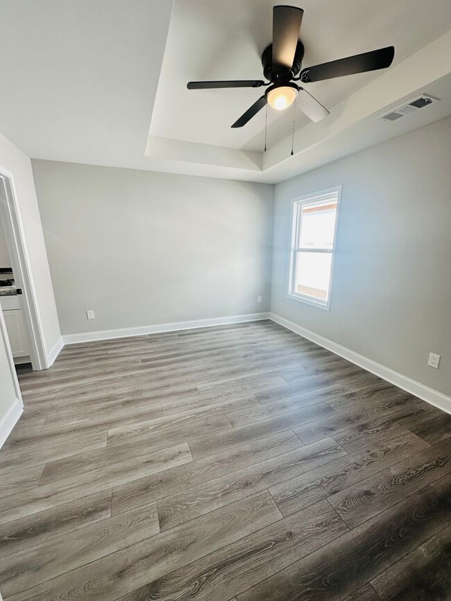 Building Photo - 226 Beau Claire Cir