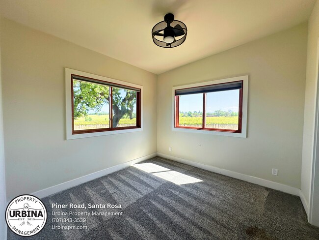 Building Photo - Luxury Vineyard Retreat with Pool, Cabana ...