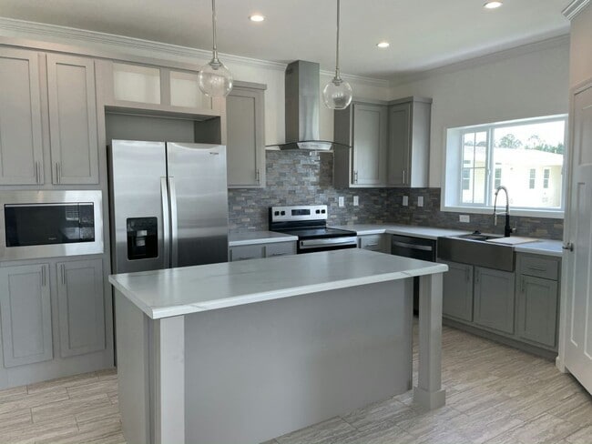Building Photo - 34866 Silver King Dr