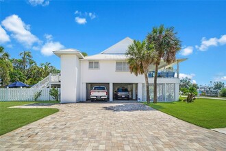 Building Photo - 3335 W Maritana Dr