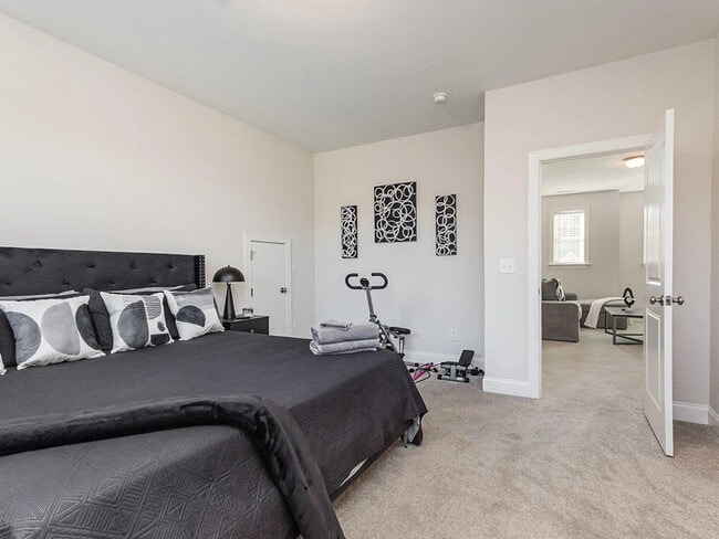 Building Photo - 300 W Amber Oak Dr