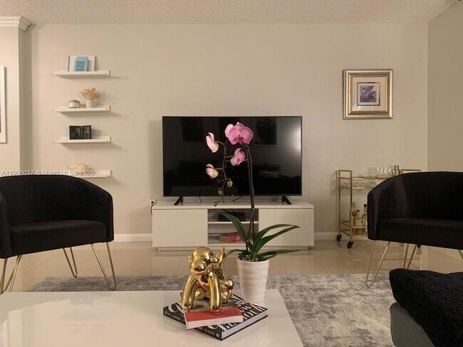 Building Photo - 2851 NE 183rd St