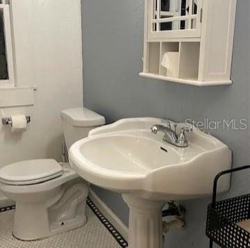 Building Photo - 115 E Vanderbilt St