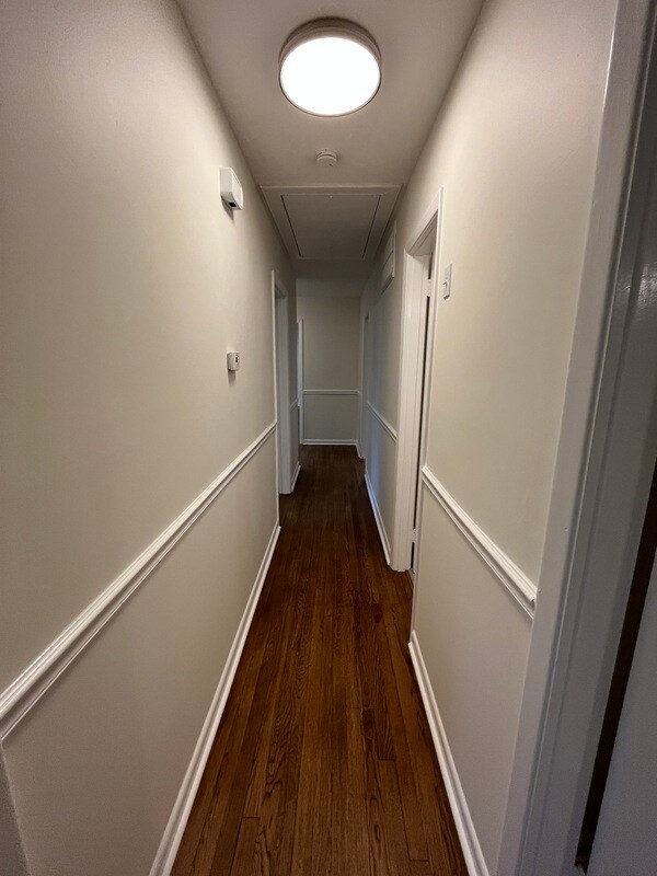 Building Photo - 908 Lynbrook Dr