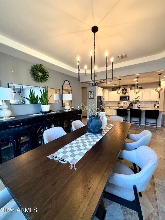 Building Photo - Laveen Beauty
