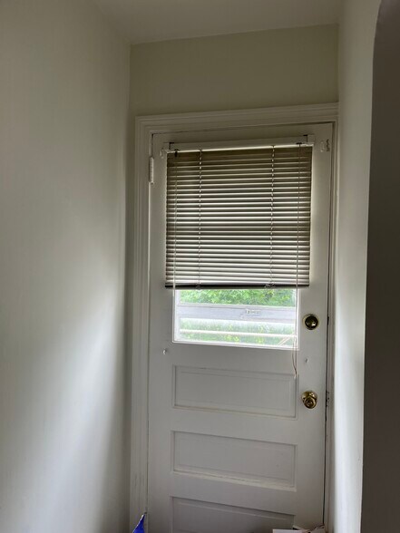 Building Photo - 2833 Fernwald Rd