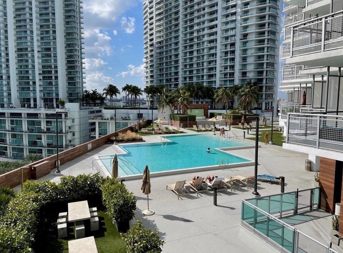 Building Photo - 350 S Miami Ave