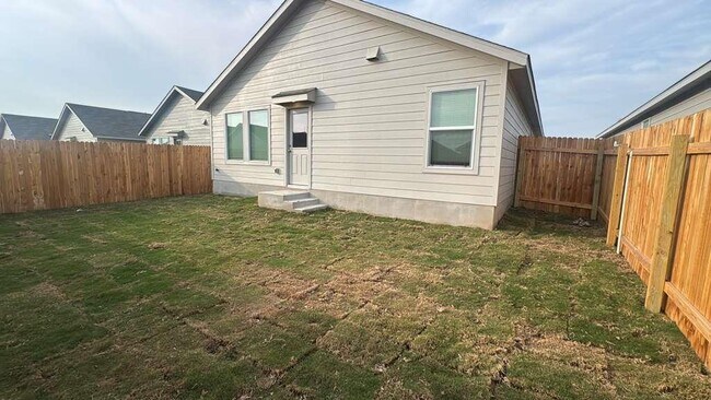 Building Photo - 208 Skyfire St