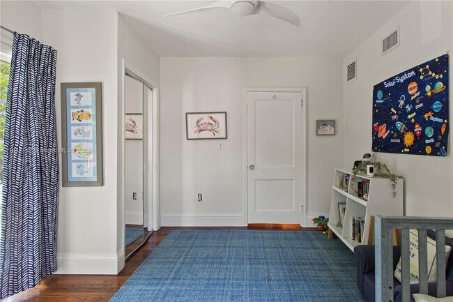 Building Photo - 604 Alcazar Ave