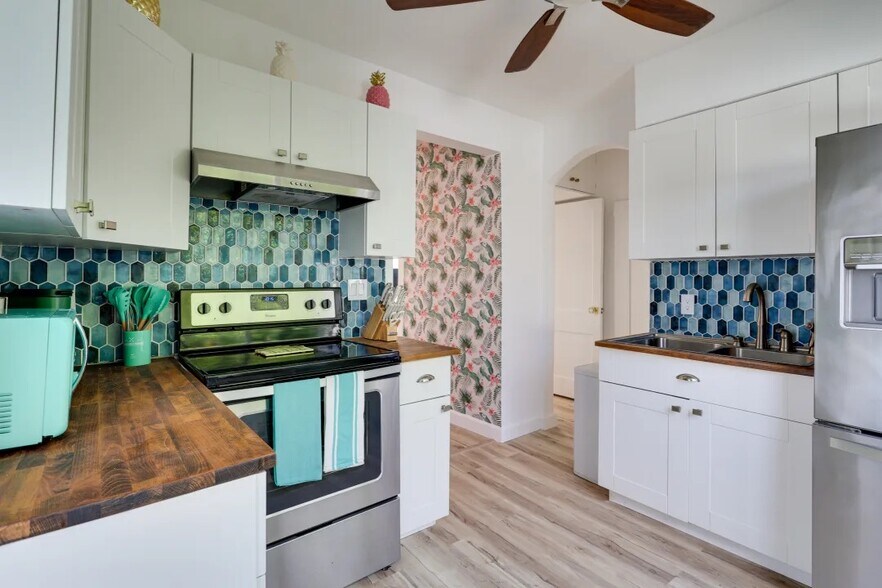 Building Photo - 1320 SW 11th St