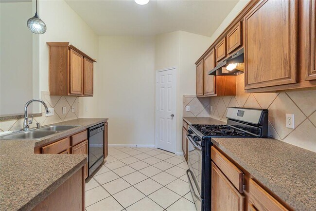 Building Photo - 17115 Sperry Landing Dr