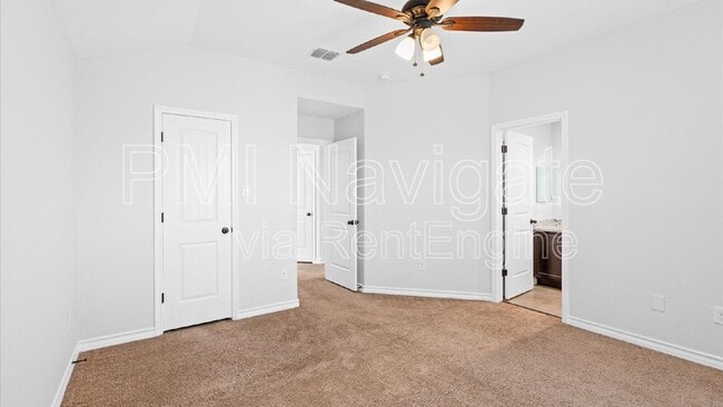 Building Photo - 6962 Lakeview Dr.