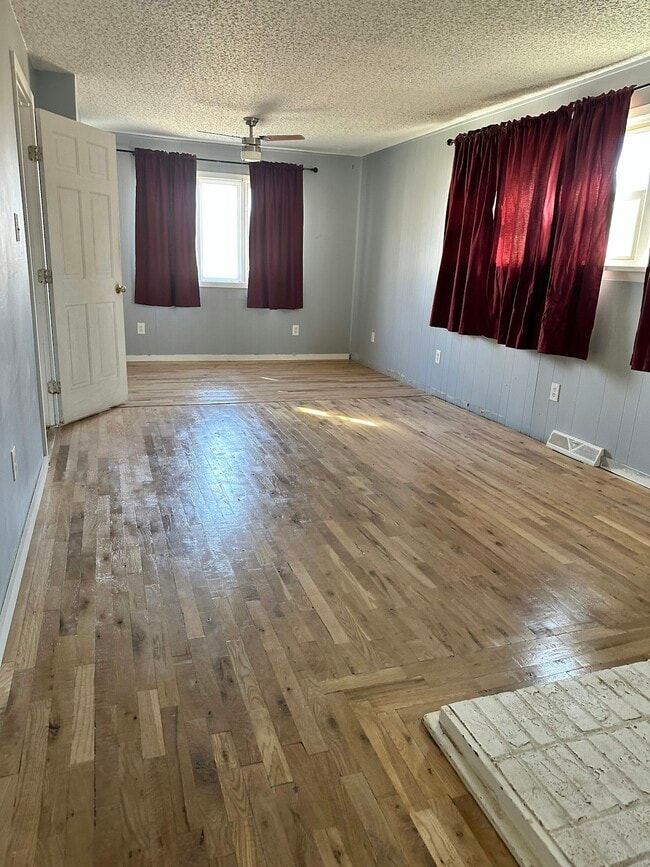 Building Photo - 99 S Lamar St