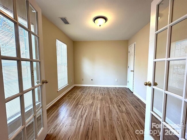 Building Photo - 15683 King Louis Ct