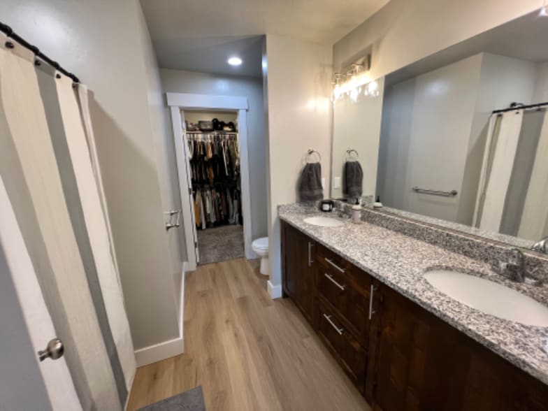 Building Photo - 465 N 30