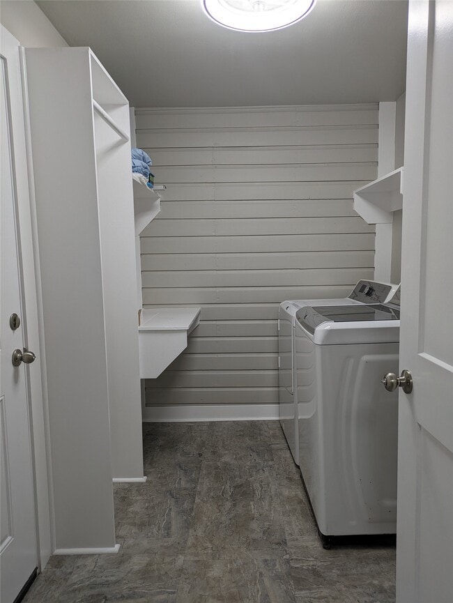 Building Photo - 418 Waco Ave