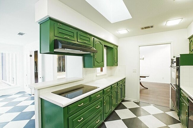 Building Photo - 3217 Squireswood Dr