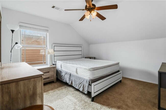 Building Photo - 1299 N Sicily Ln