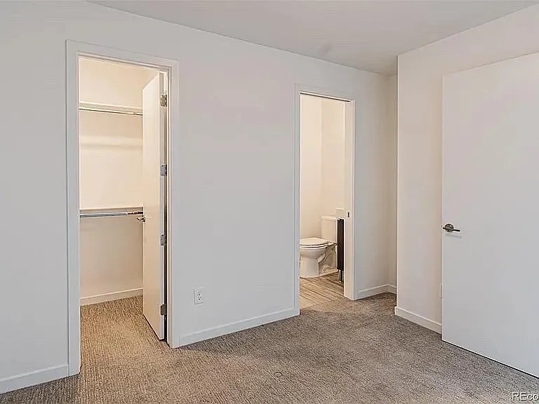 Building Photo - 1927 Grove St