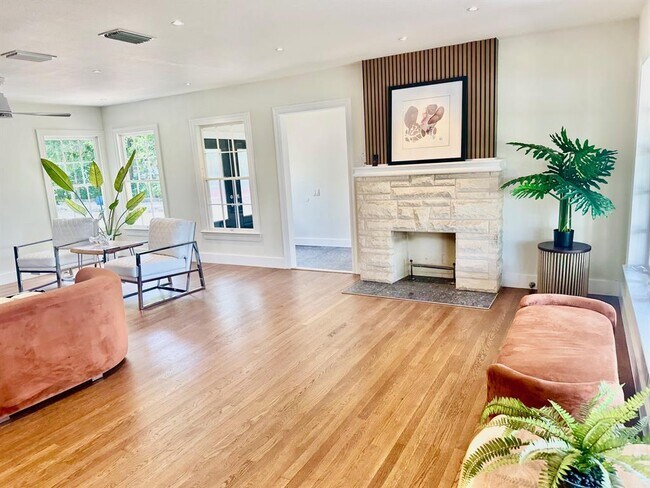 Building Photo - 4406 Airport Blvd