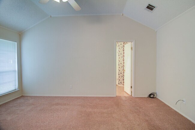 Building Photo - Arrowhead Estates Home