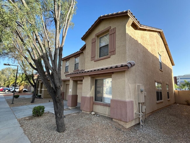 Building Photo - 9414 W Virginia Ave