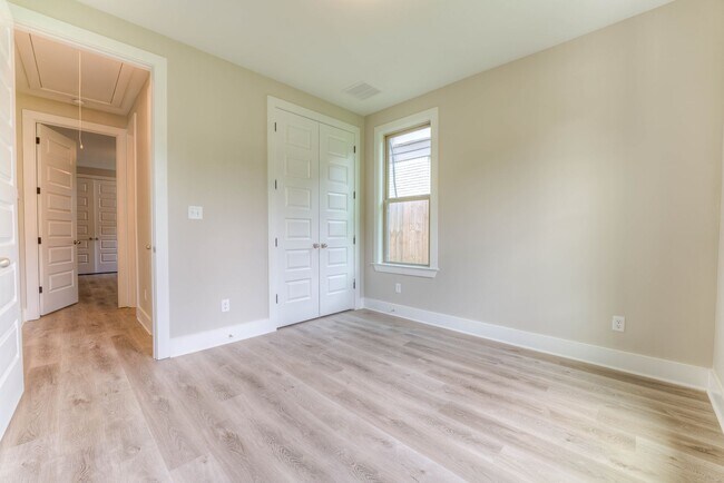 Building Photo - Amazing 3BR/2BA House!