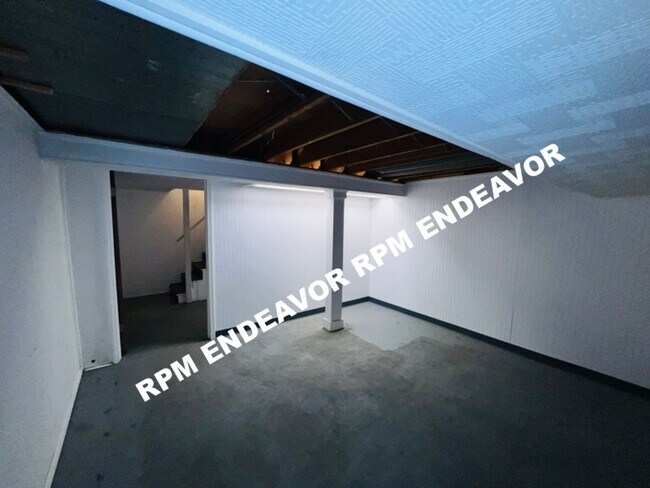 Building Photo - 617-619 San Gabriel PI