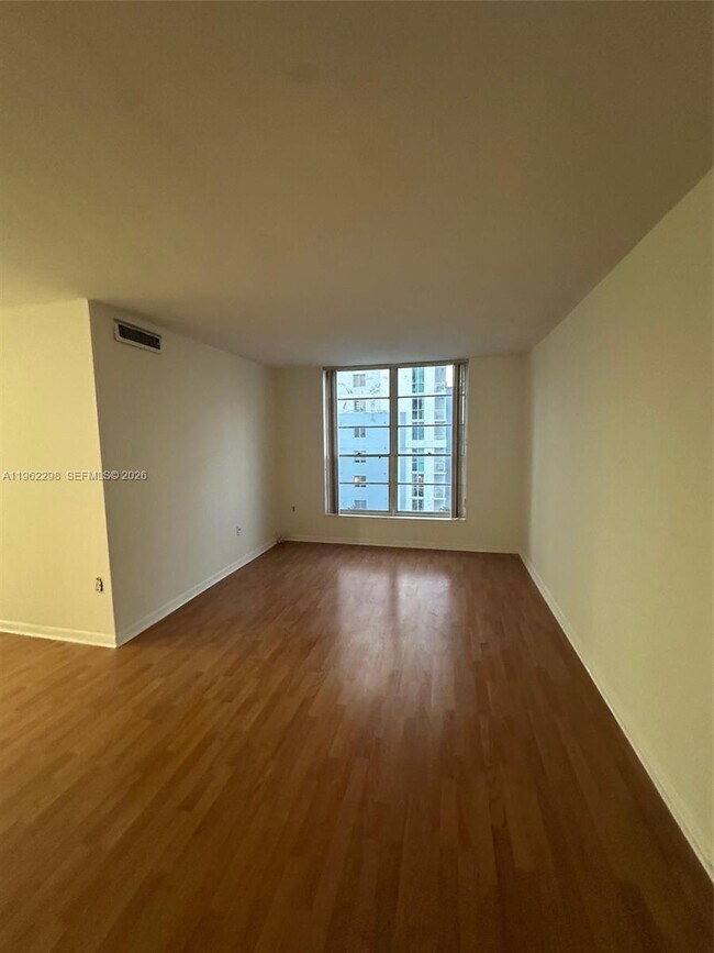 Building Photo - 210 SW 11th St