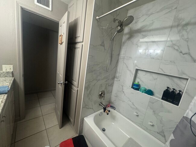 Building Photo - 6437 Dawn Dr