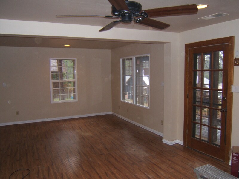 Building Photo - 106 Coates Ave