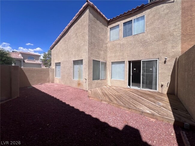 Building Photo - 3440 Middle View Dr